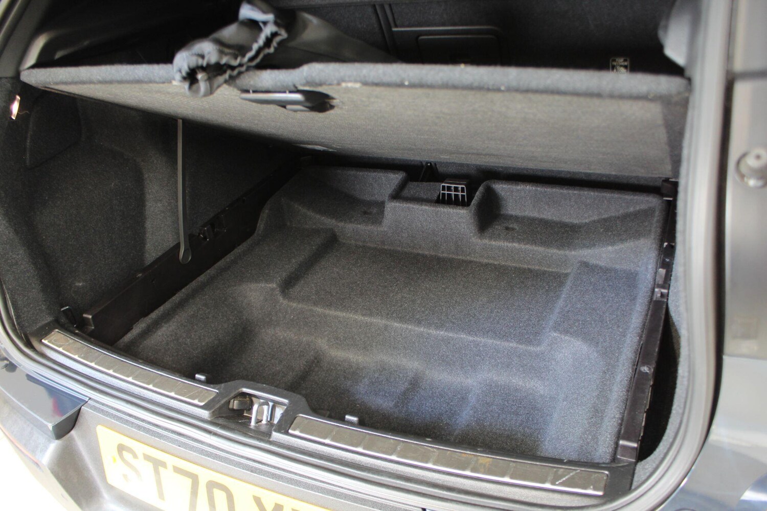 Used Volvo XC40 for sale - 77909789: Photo 32