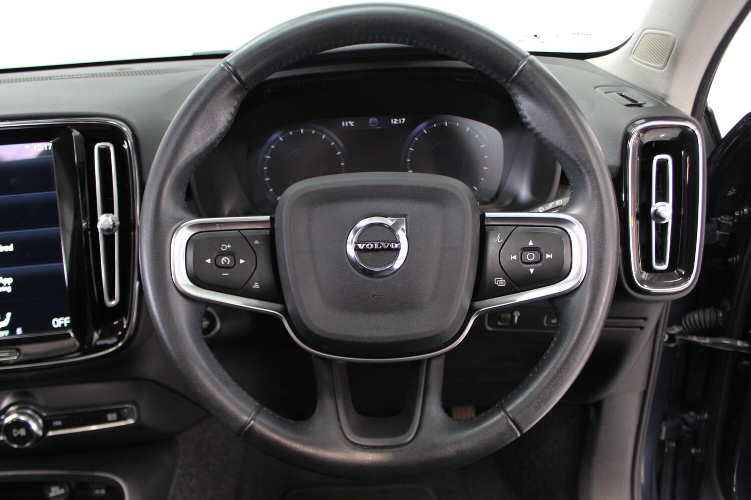 Used Volvo XC40 for sale - 77909789: Photo 51