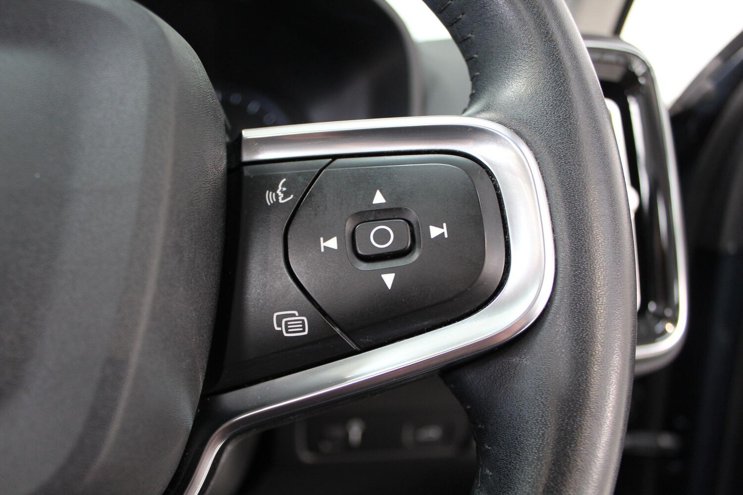 Used Volvo XC40 for sale - 77909789: Photo 52