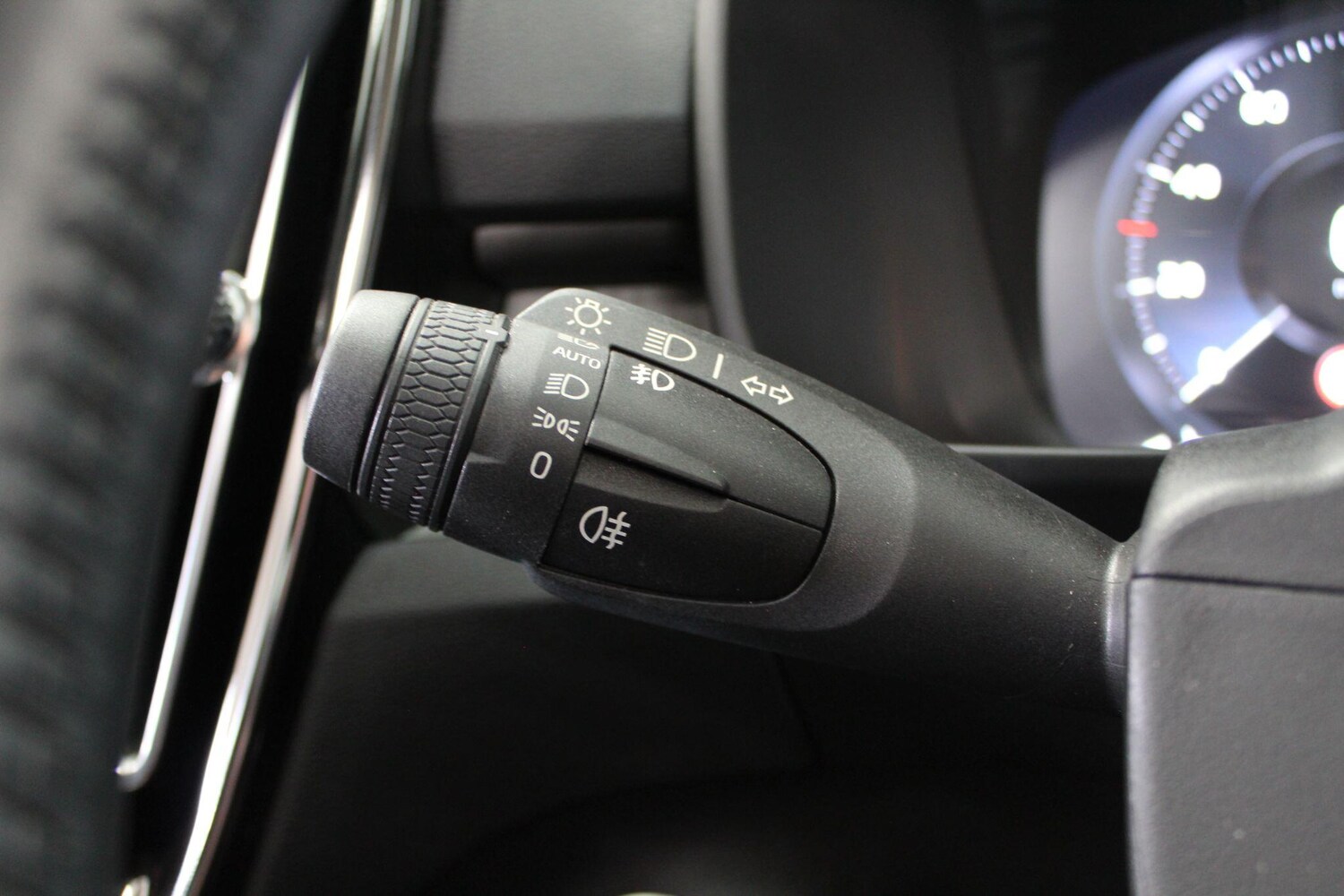 Used Volvo XC40 for sale - 77909789: Photo 60