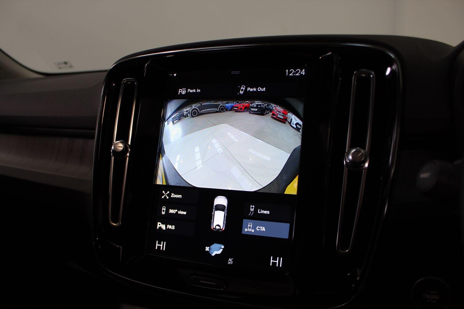 Used Volvo XC40 for sale - 77909789: Photo 65