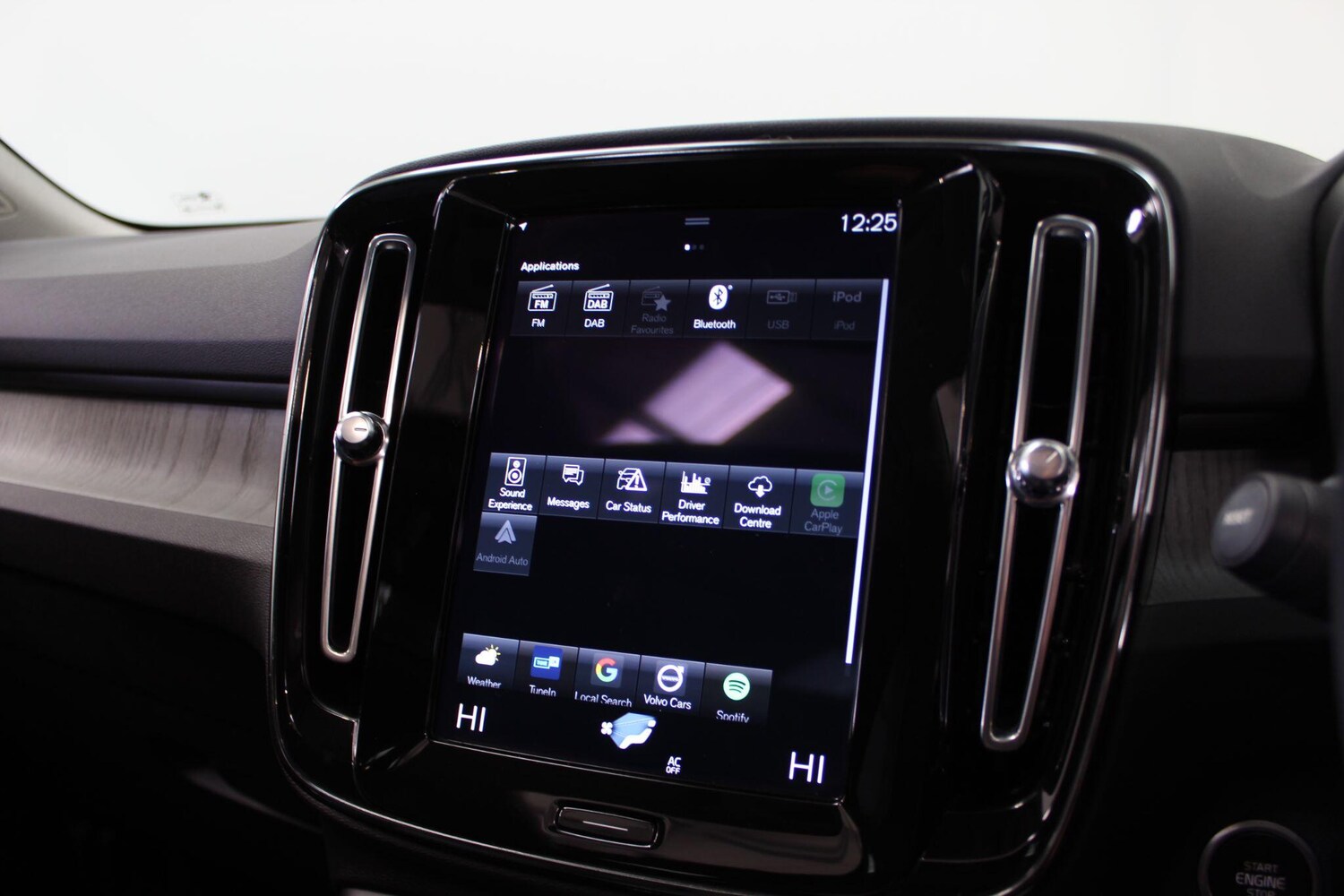 Used Volvo XC40 for sale - 77909789: Photo 74