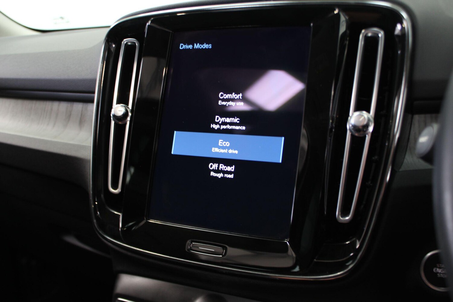 Used Volvo XC40 for sale - 77909789: Photo 85