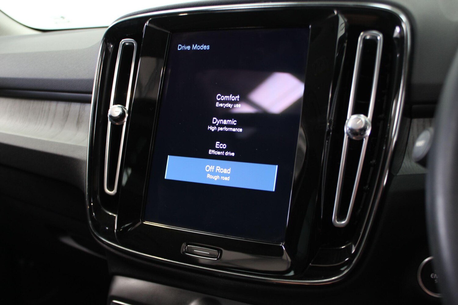 Used Volvo XC40 for sale - 77909789: Photo 86