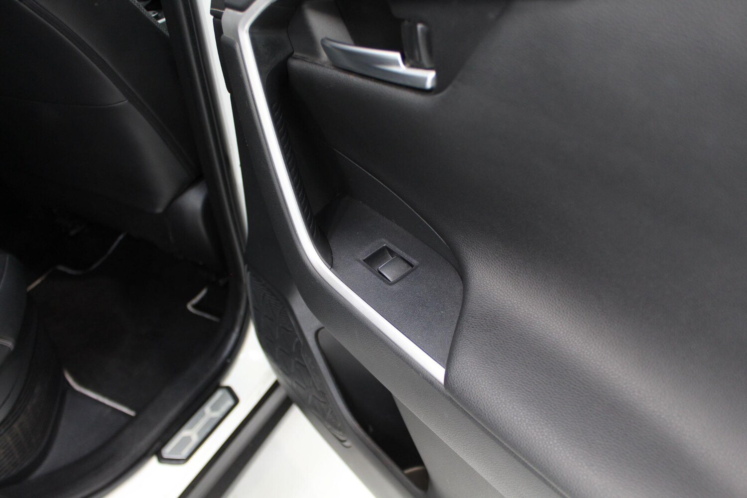 Used Toyota RAV4 for sale - 77909624: Photo 36