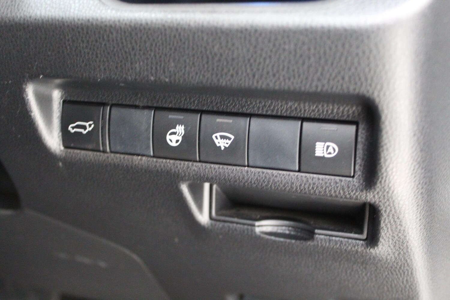 Used Toyota RAV4 for sale - 77909624: Photo 41