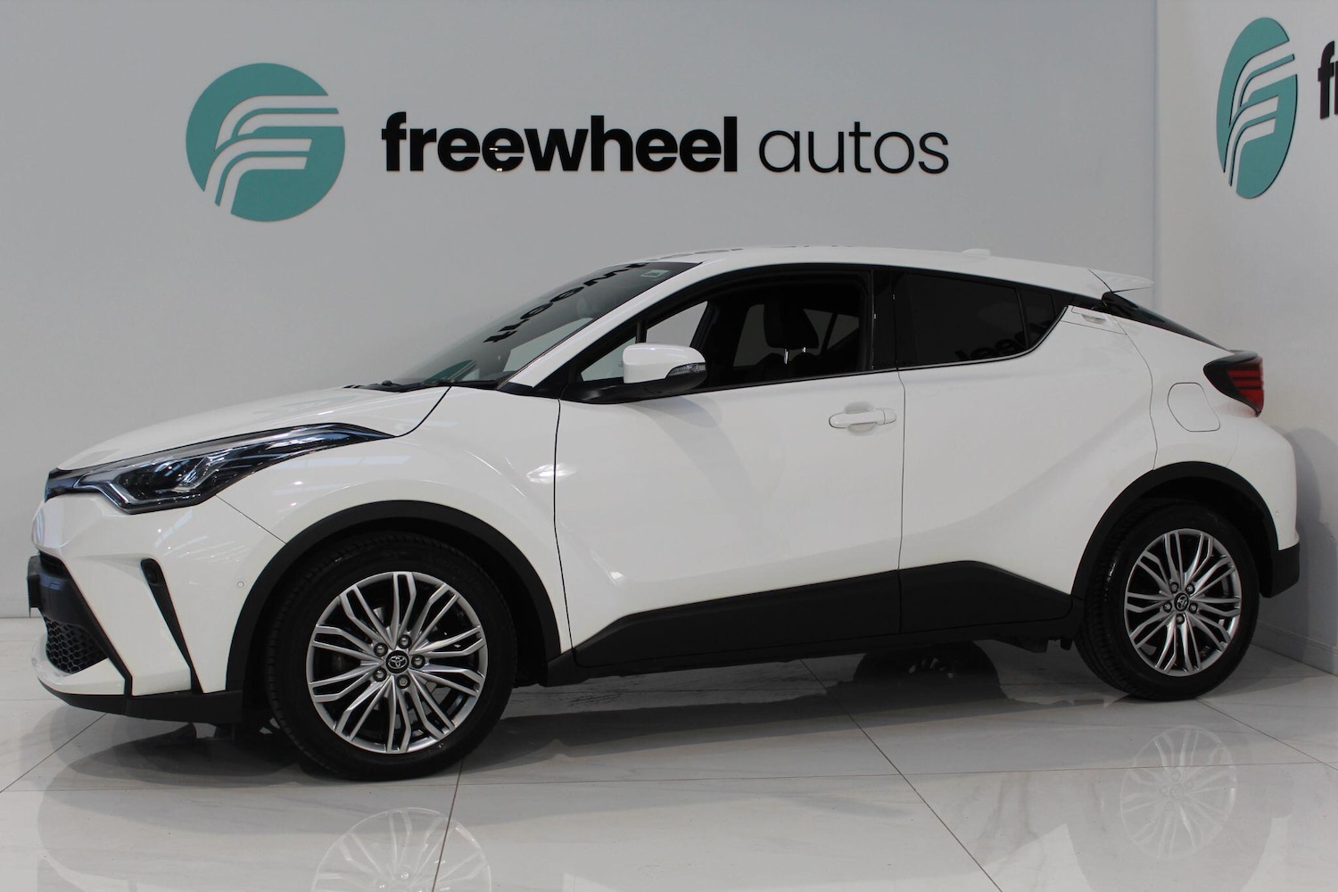 Used Toyota C-HR for sale - 77909751: Photo 4