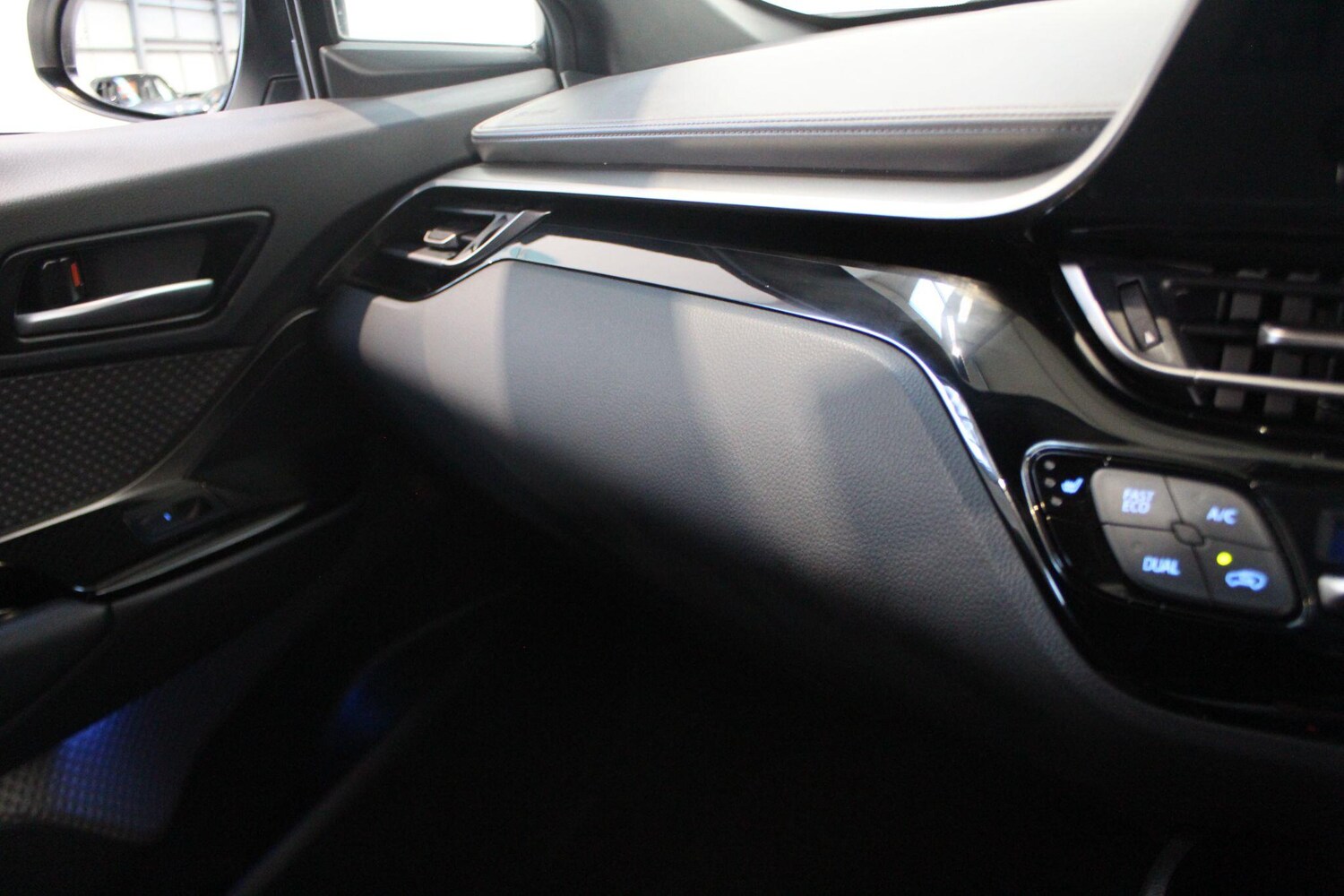 Used Toyota C-HR for sale - 77909751: Photo 62