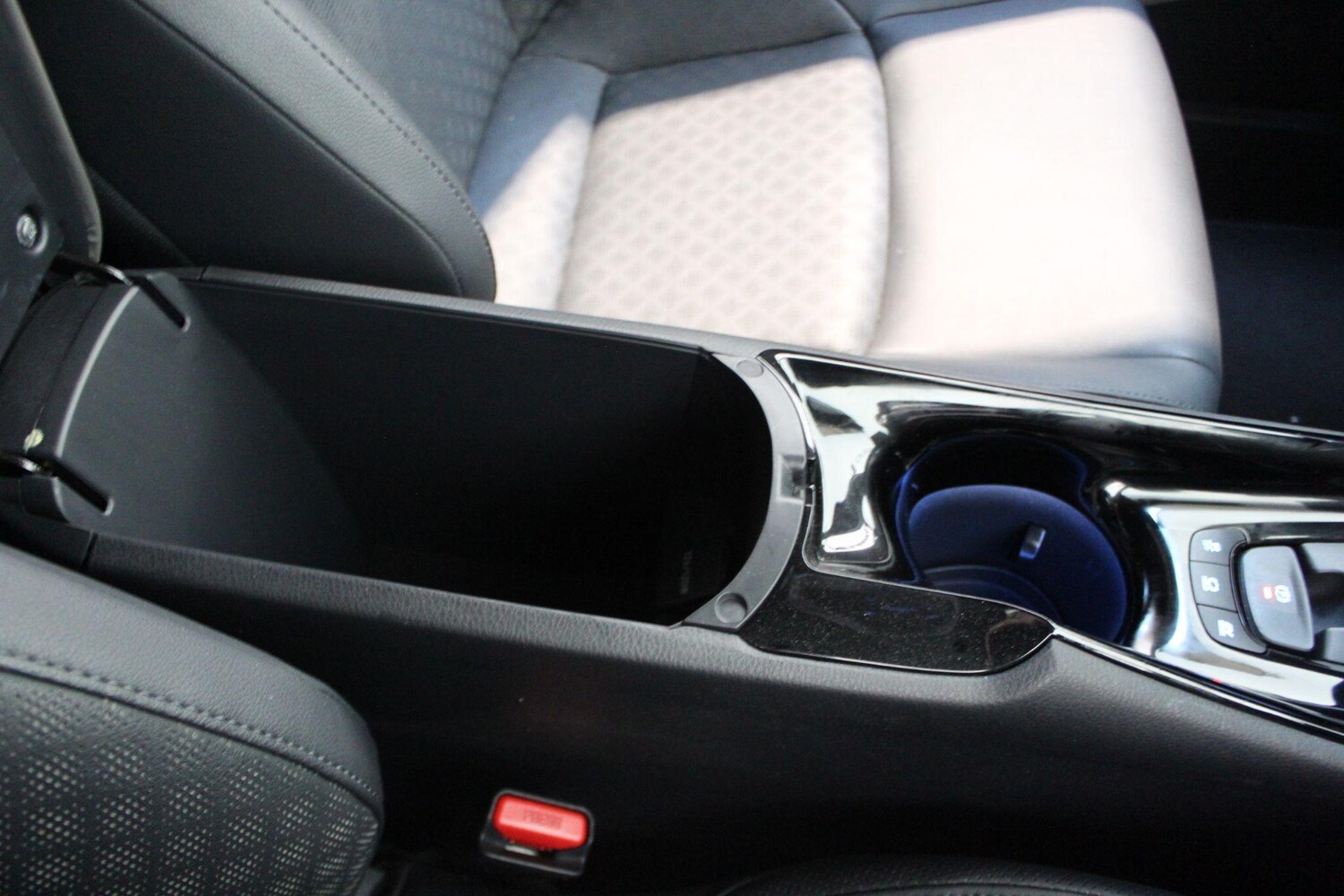 Used Toyota C-HR for sale - 77909751: Photo 76