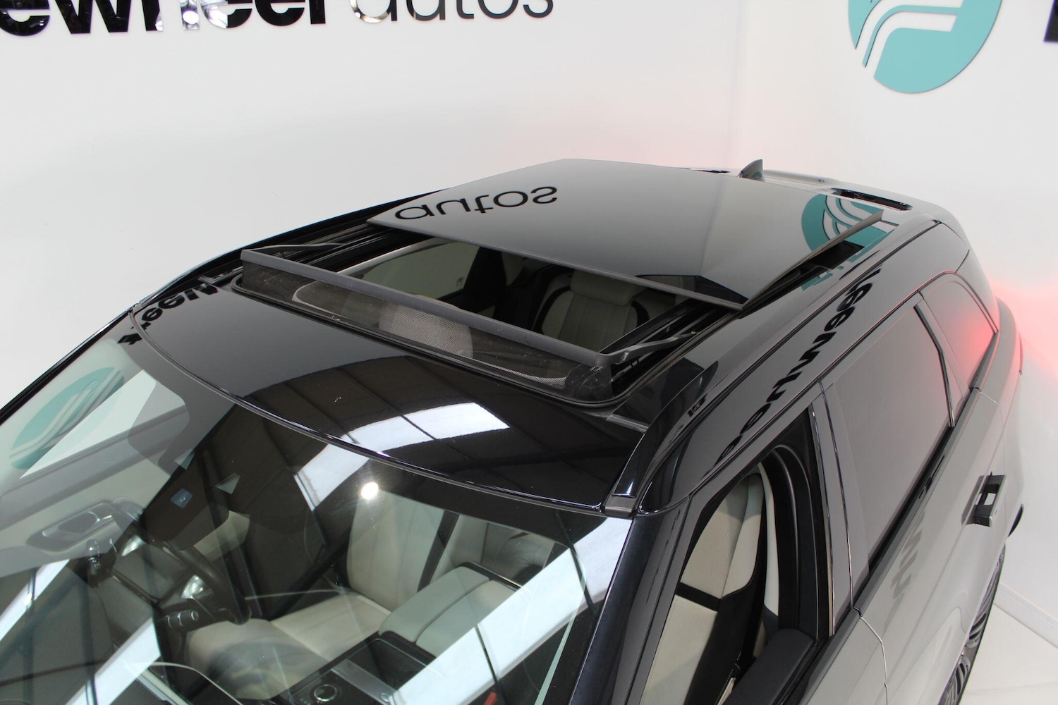 Used Land Rover Range Rover Velar for sale - 78136116: Photo 15