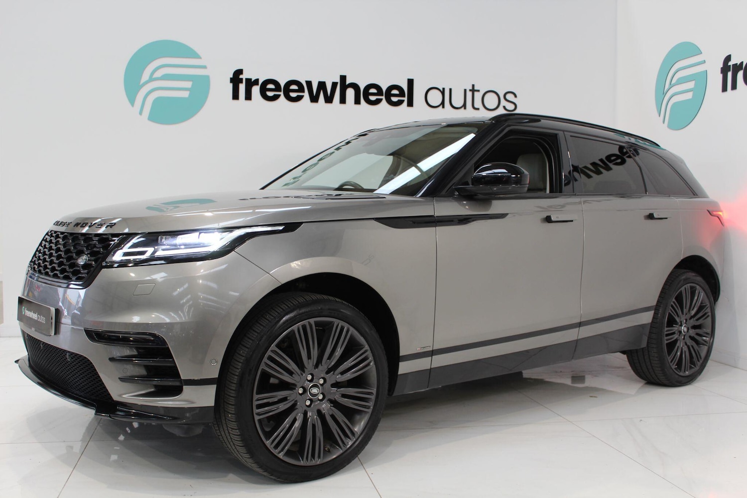 Used Land Rover Range Rover Velar for sale - 78136116: Photo 3