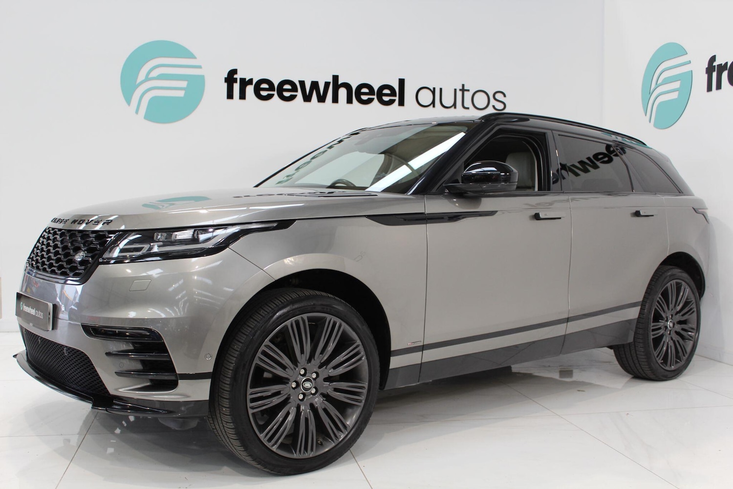Used Land Rover Range Rover Velar for sale - 78136116: Photo 4
