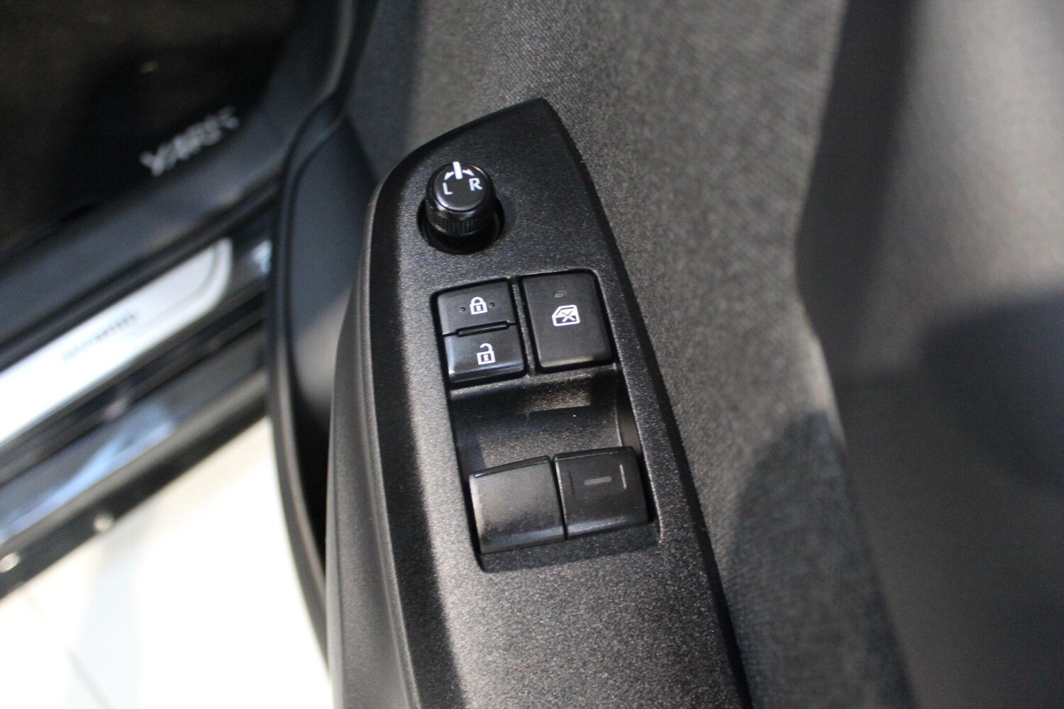 Used Toyota Yaris for sale - 77909541: Photo 60