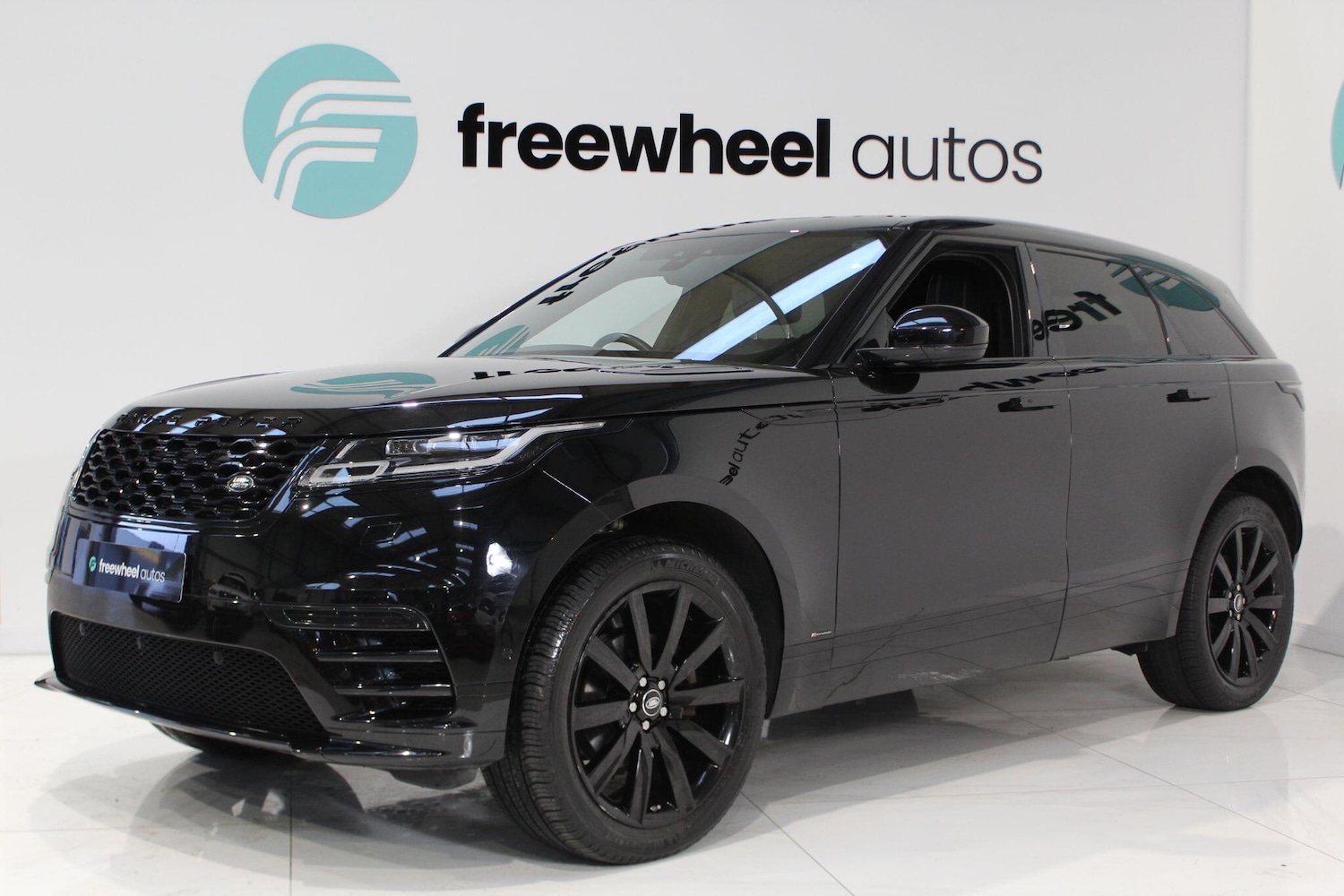 Used Land Rover Range Rover Velar 2020 for sale - 77908449: Photo 2
