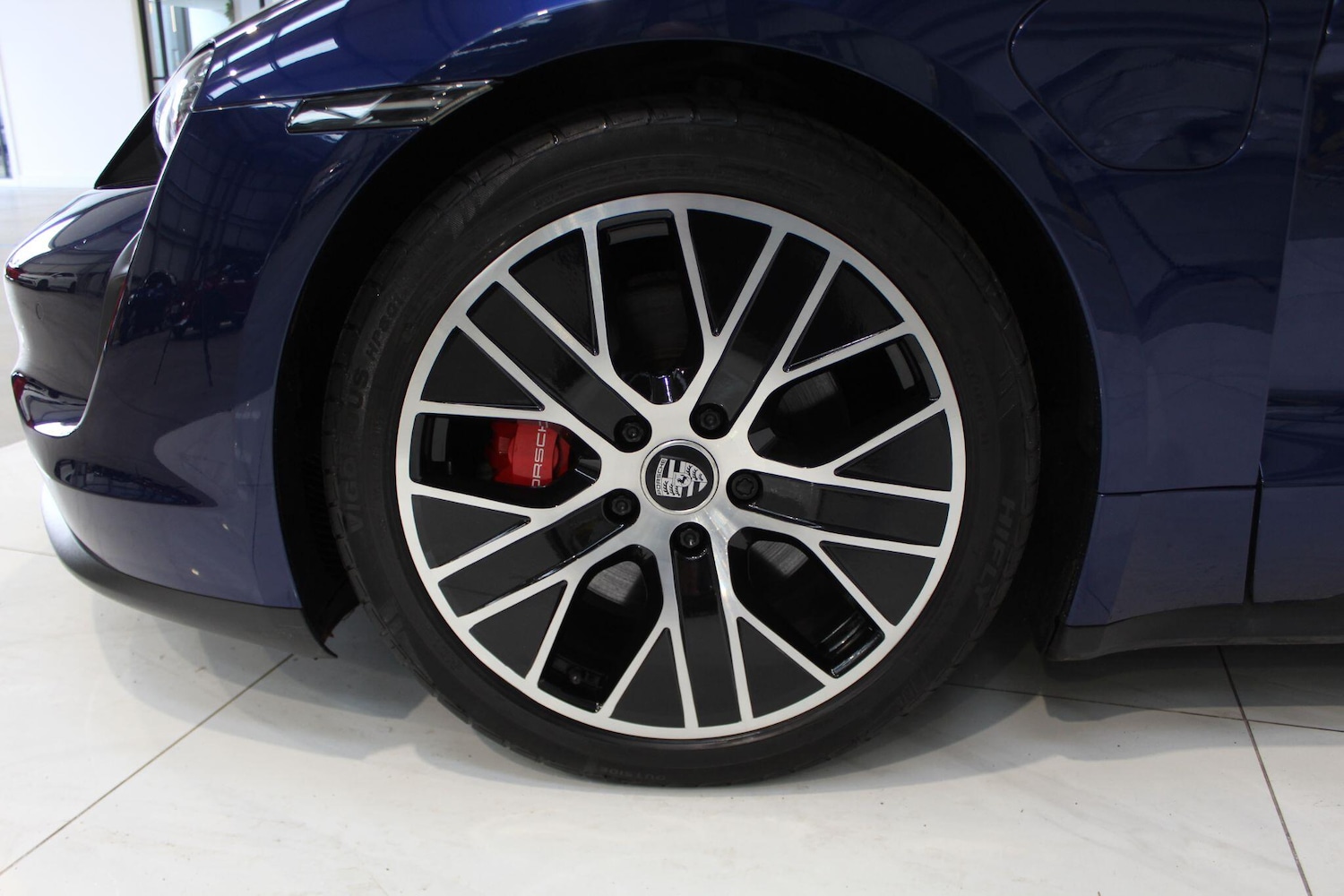 Used Porsche Taycan 2021 for sale - 77908851: Photo 15