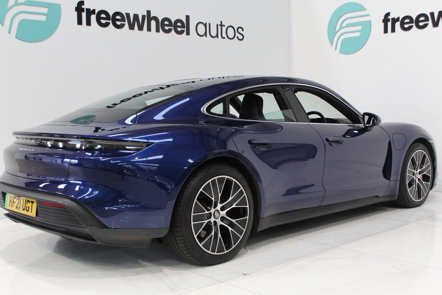 Used Porsche Taycan 2021 for sale - 77908851: Photo 22