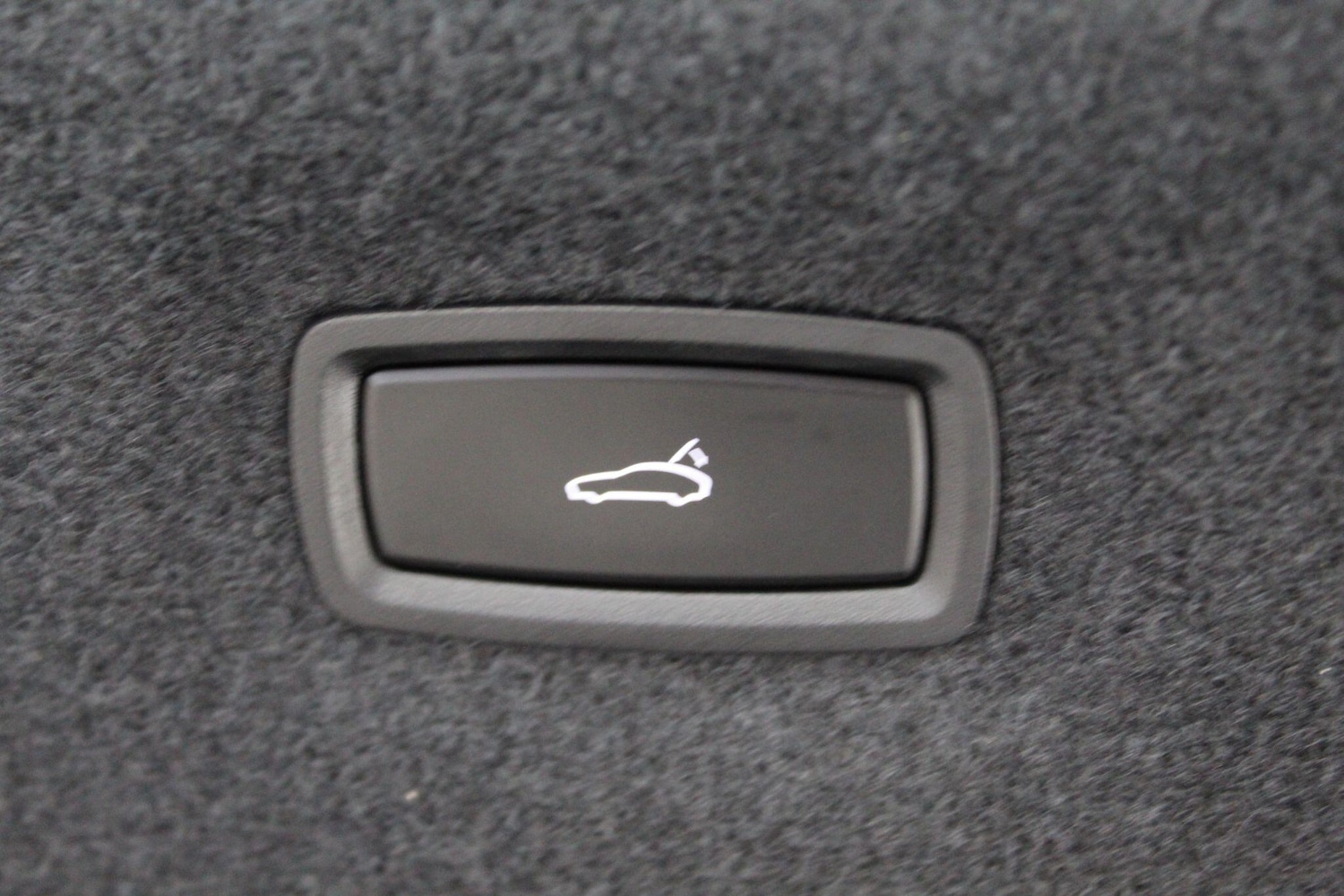 Used Porsche Taycan 2021 for sale - 77908851: Photo 32