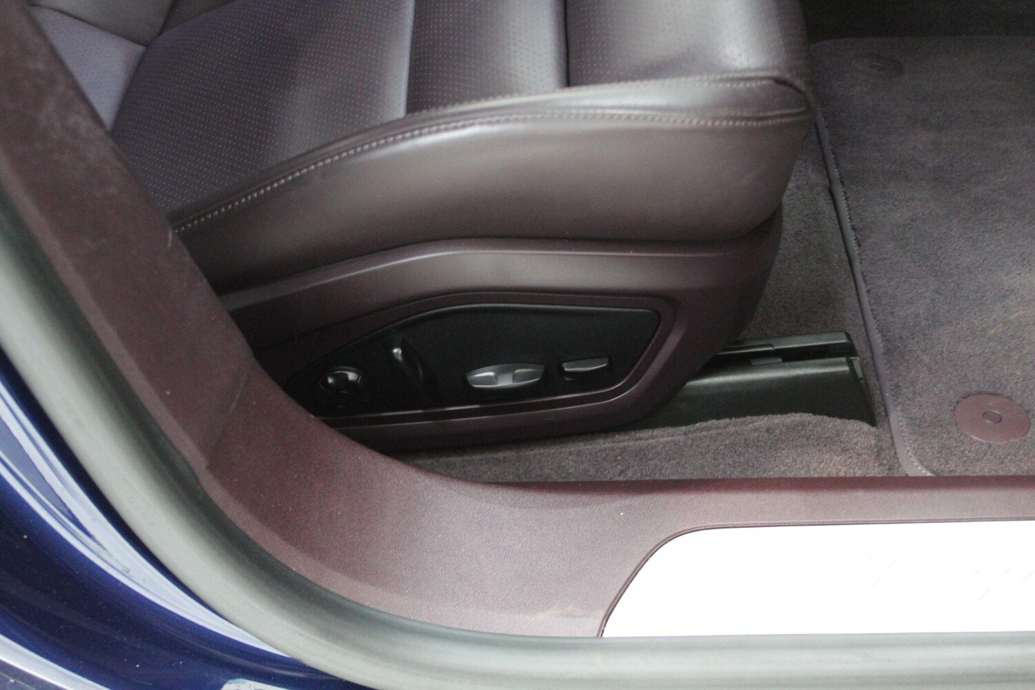 Used Porsche Taycan 2021 for sale - 77908851: Photo 37