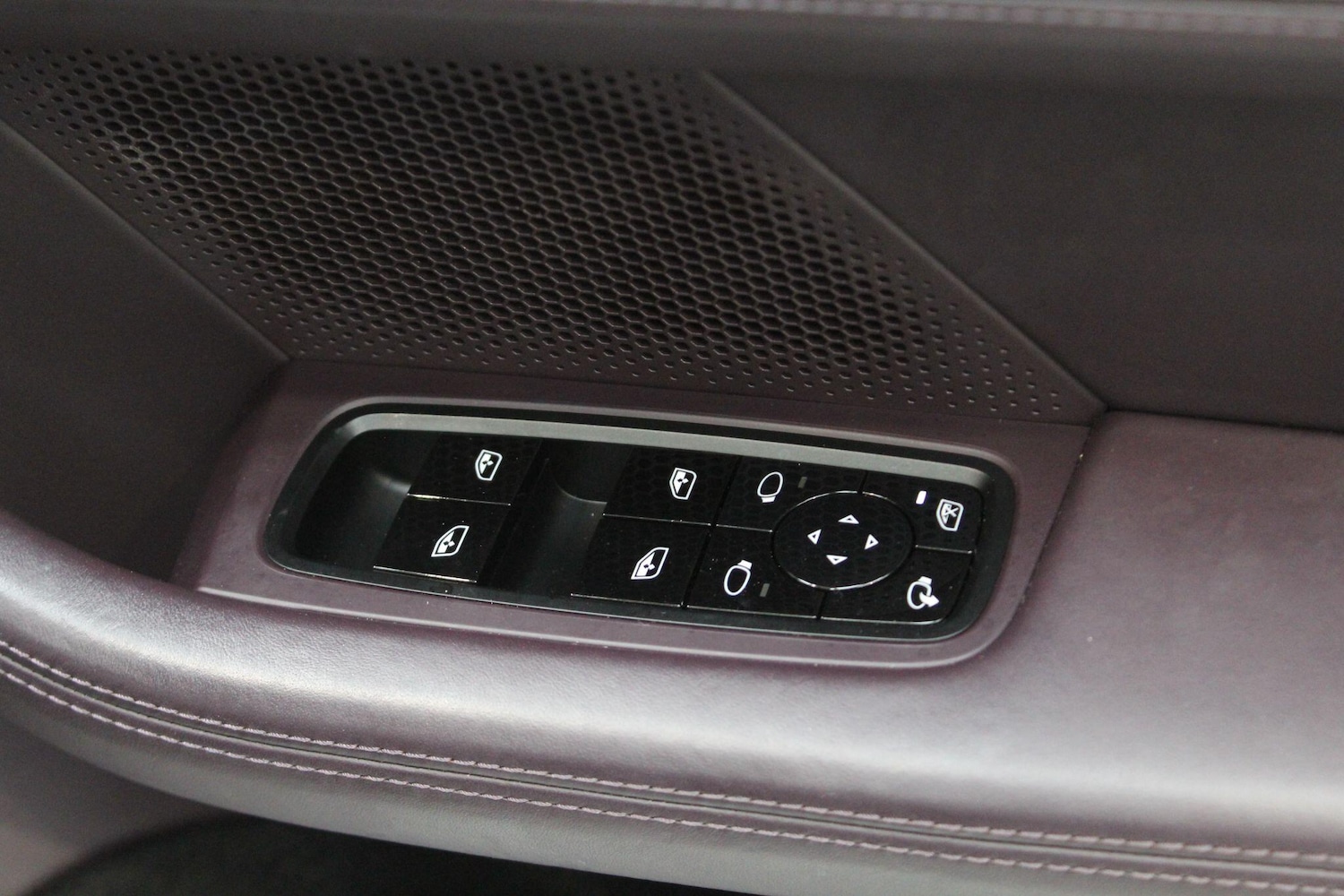 Used Porsche Taycan 2021 for sale - 77908851: Photo 39