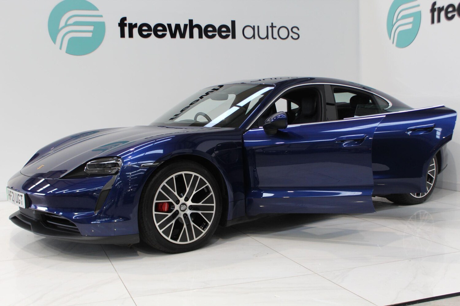 Used Porsche Taycan 2021 for sale - 77908851: Photo 7