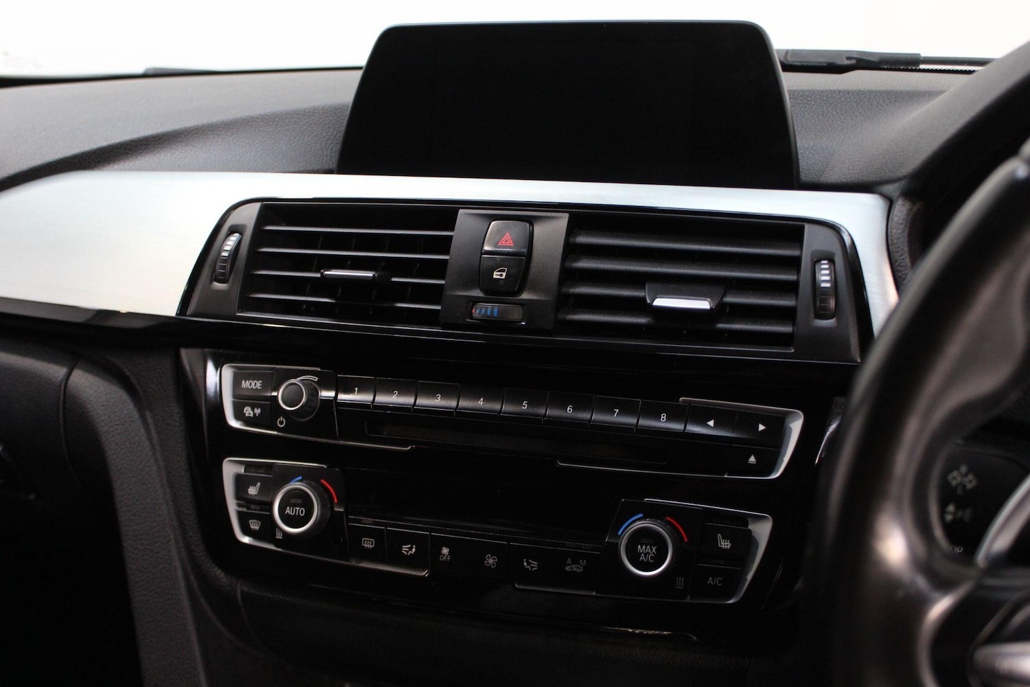 Used BMW 3 Series 2017 for sale - 77908929: Photo 40