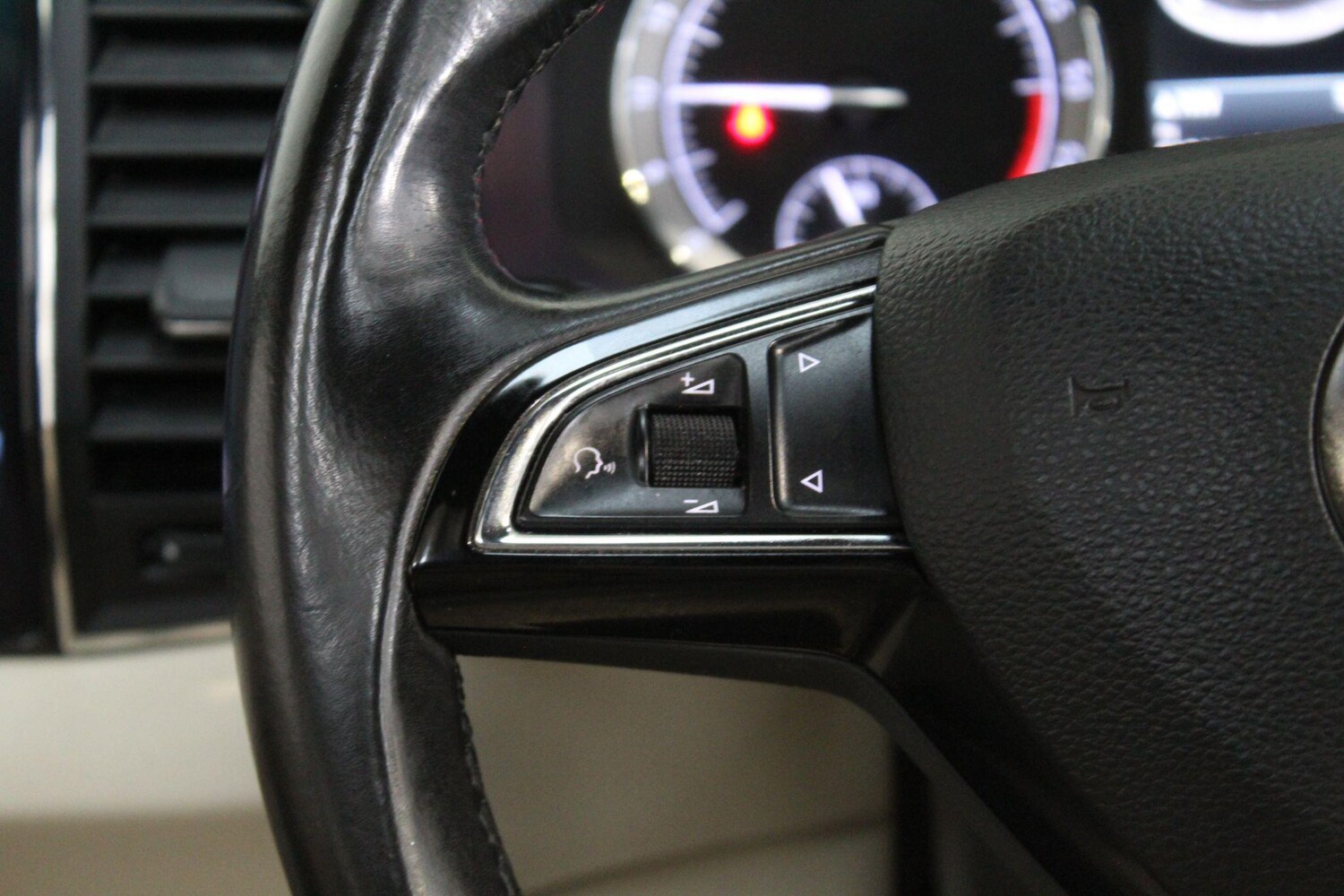 Used Skoda Karoq for sale - 77908500: Photo 43