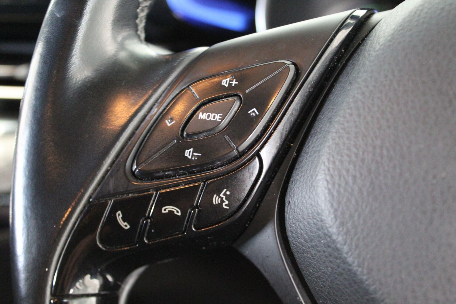 Used Toyota C-HR for sale - 77909603: Photo 49