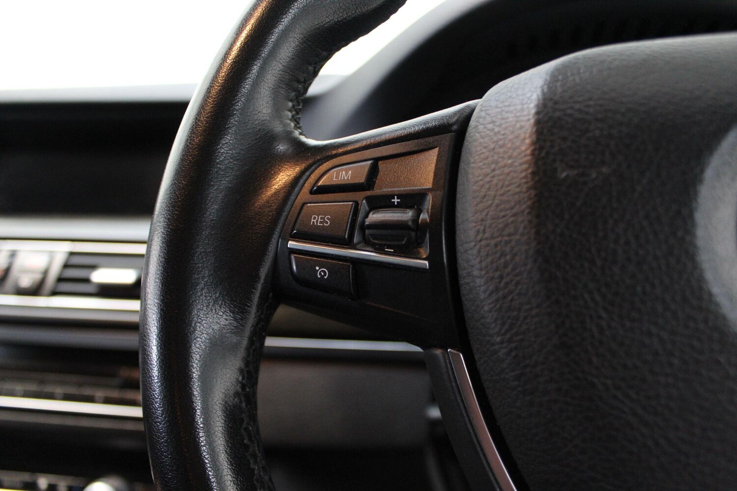 Used BMW 5 Series 2016 for sale - 77908729: Photo 48