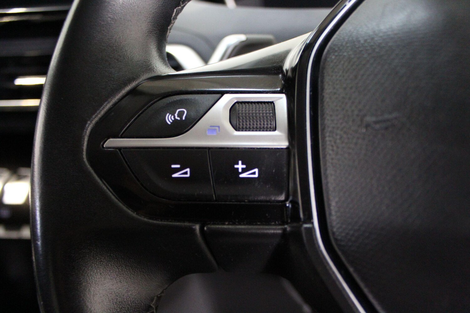 Used Peugeot 5008 2021 for sale - 77908898: Photo 42