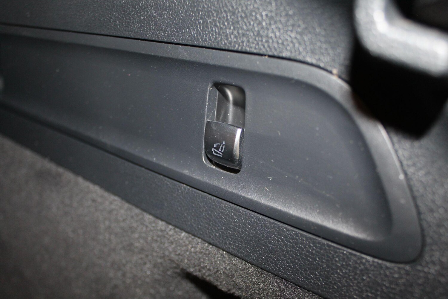 Used Mercedes-Benz EQC for sale - 77909407: Photo 29