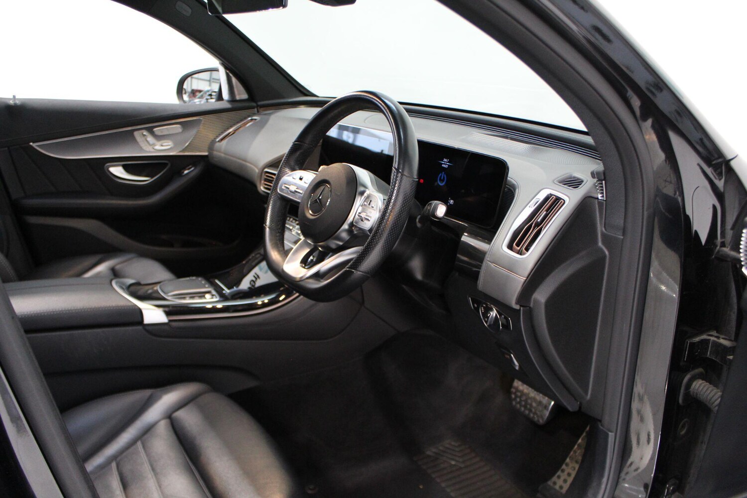 Used Mercedes-Benz EQC for sale - 77909407: Photo 45