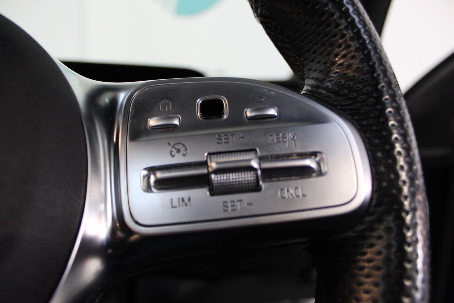 Used Mercedes-Benz EQC for sale - 77909407: Photo 48