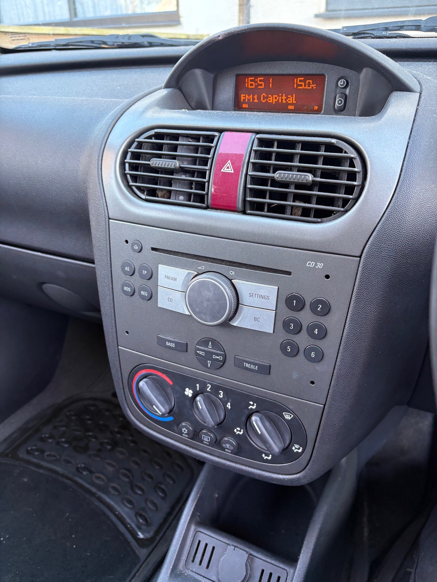 Used Vauxhall Corsa 2005 for sale - 77963660: Photo 6