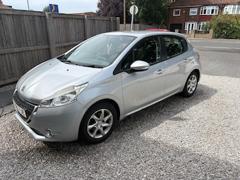 Used Peugeot 208 2013 for sale - 79127520: Photo
