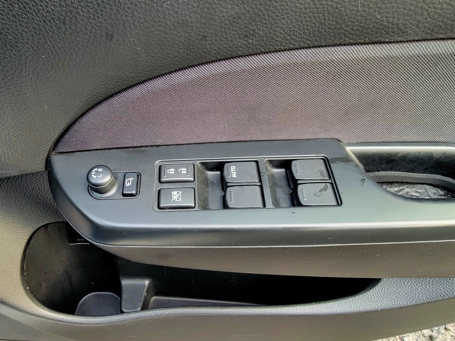 Used Suzuki Swift 2014 for sale - 76396640: Photo 14