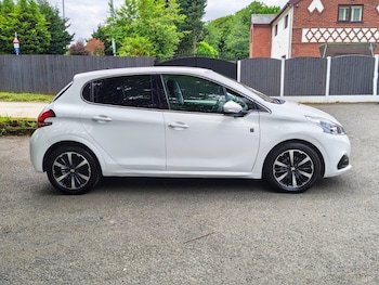 Used Peugeot 208 2019 for sale - 78901536: Photo
