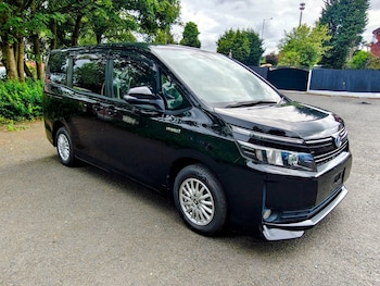 Used Toyota Voxy 2016 for sale - 79048010: Photo