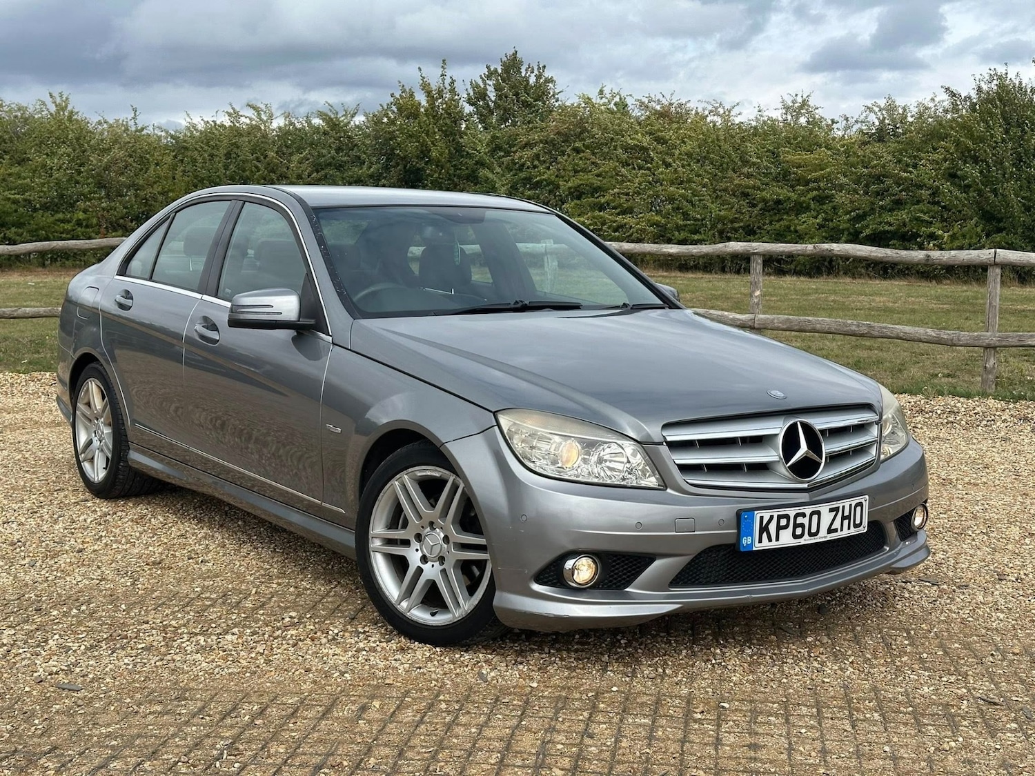 Used Mercedes-Benz C Class 2010 for sale - 76407666: Photo 1