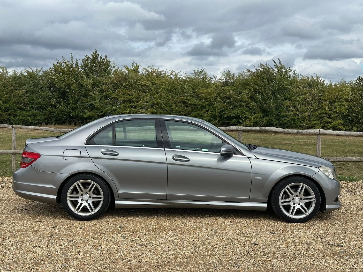 Used Mercedes-Benz C Class 2010 for sale - 76407666: Photo 8