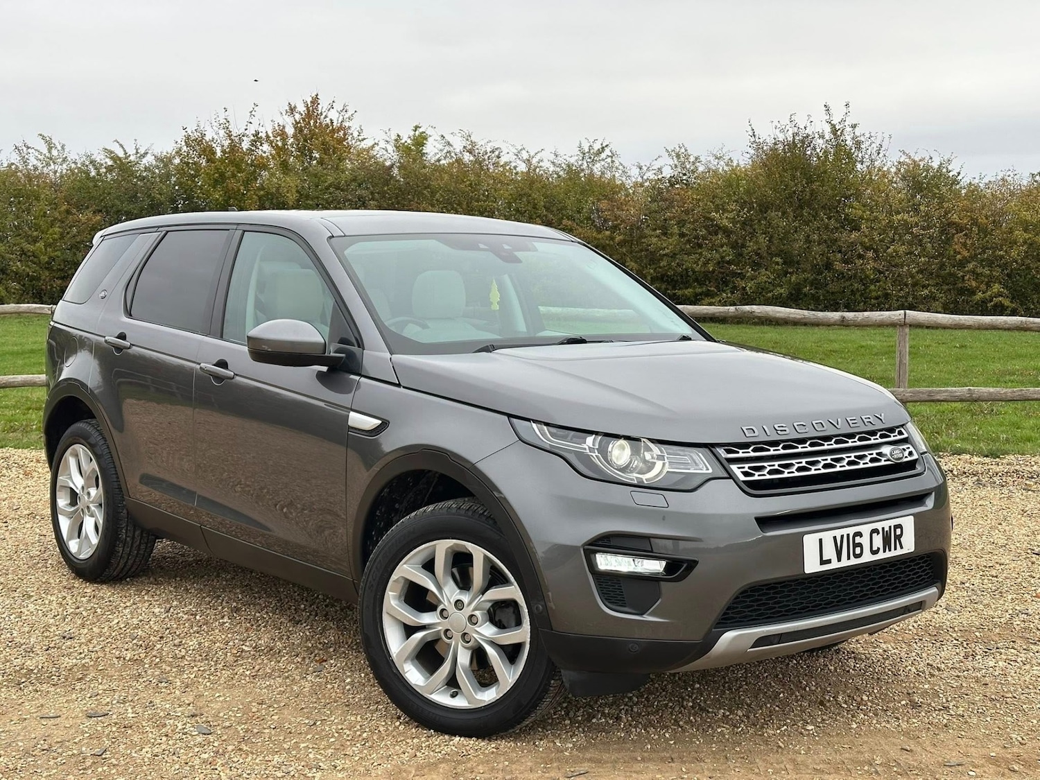 Used Land Rover Discovery Sport 2016 for sale - 76403487: Photo 1