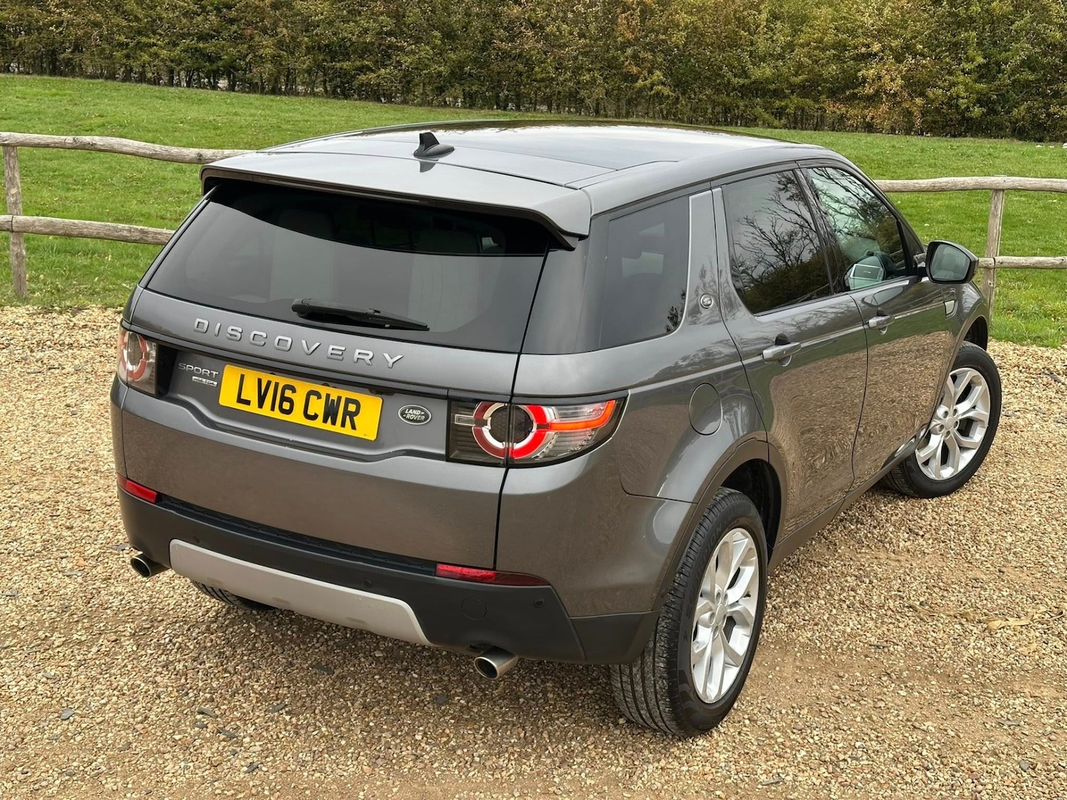 Used Land Rover Discovery Sport 2016 for sale - 76403487: Photo 11