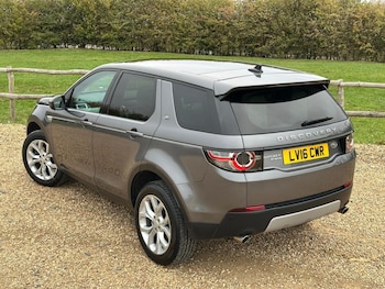 Used Land Rover Discovery Sport 2016 for sale - 76403487: Photo