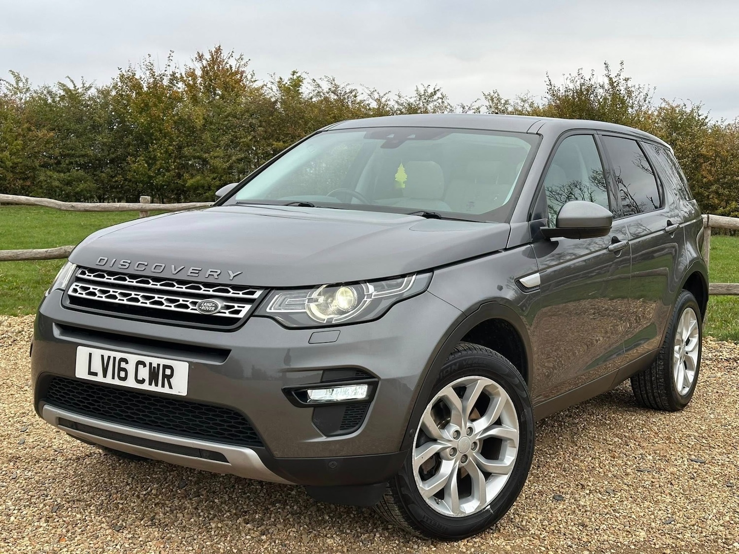 Used Land Rover Discovery Sport 2016 for sale - 76403487: Photo 3