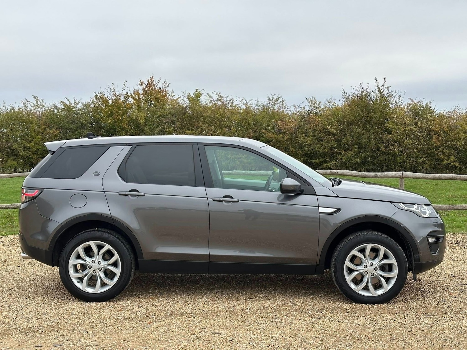 Used Land Rover Discovery Sport 2016 for sale - 76403487: Photo 5