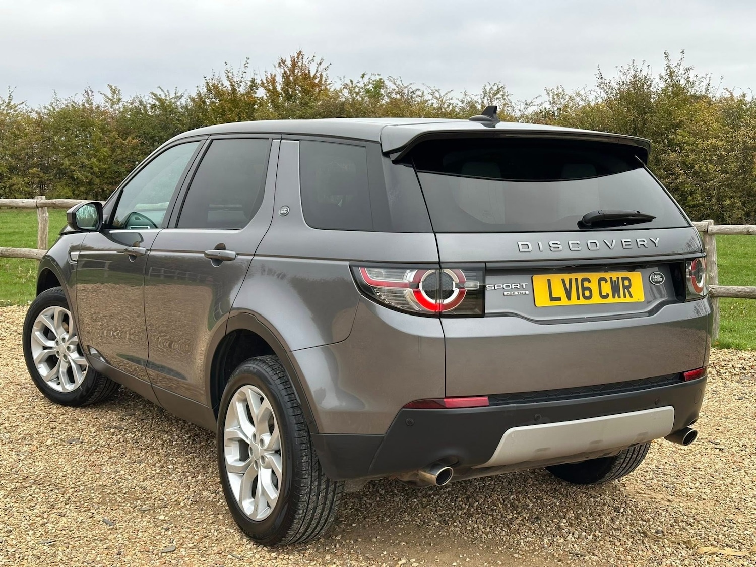 Used Land Rover Discovery Sport 2016 for sale - 76403487: Photo 6