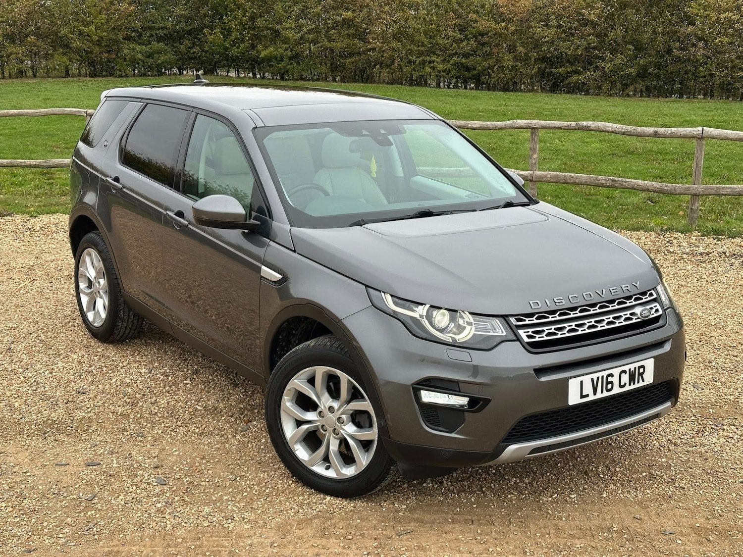 Used Land Rover Discovery Sport 2016 for sale - 76403487: Photo 7