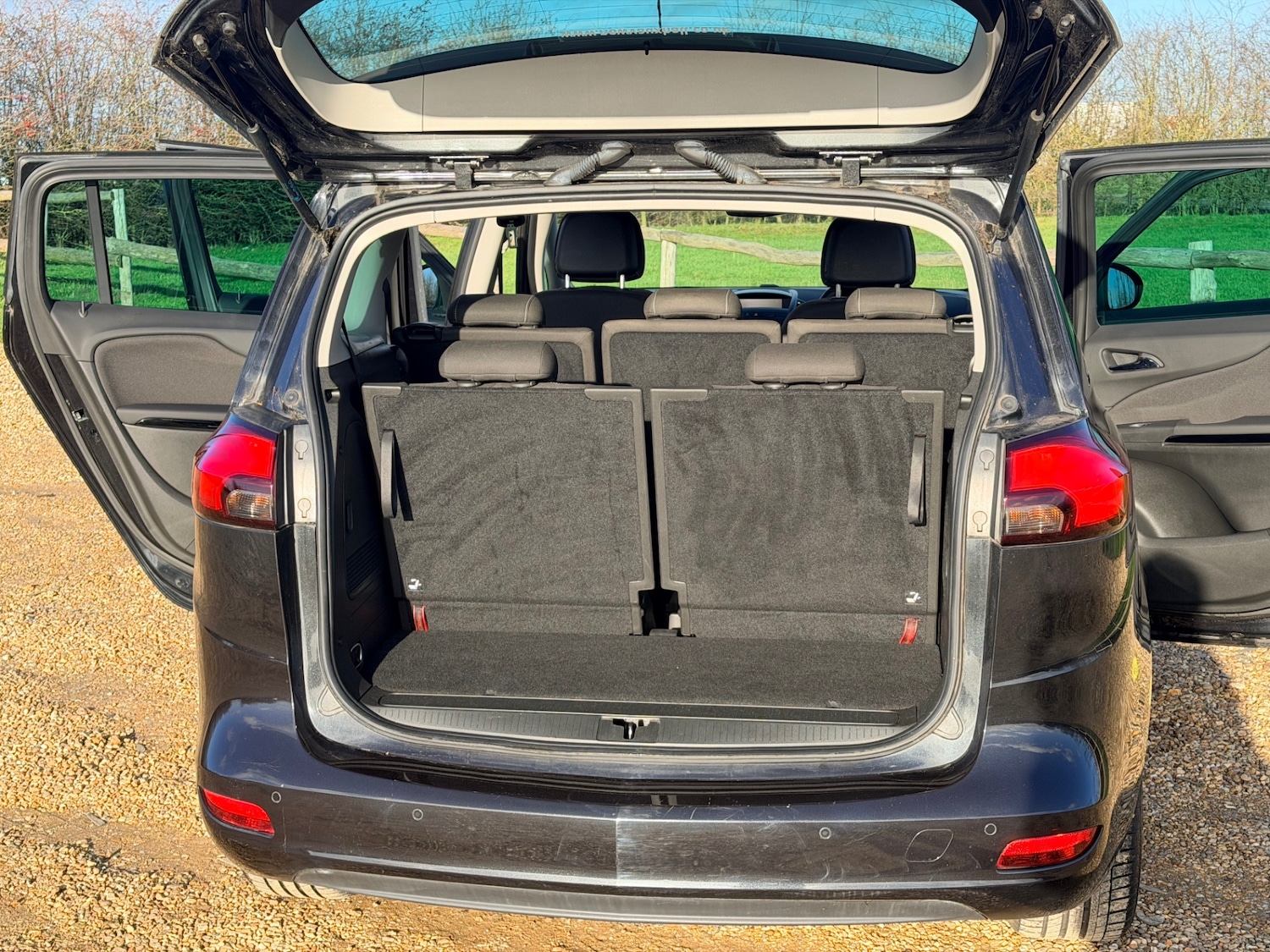 Used Vauxhall Zafira 2014 for sale - 76897322: Photo 28