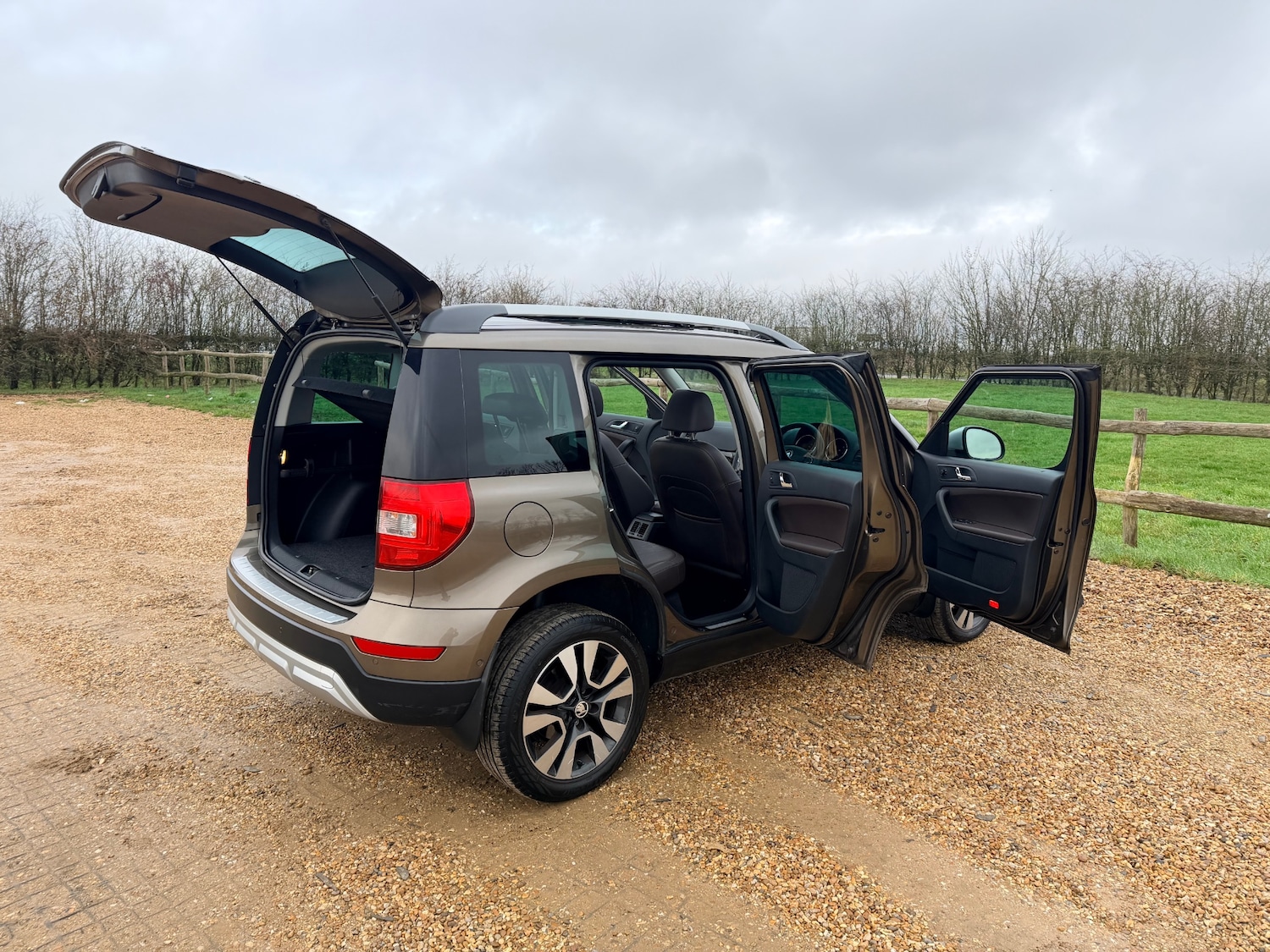 Used Skoda Yeti 2015 for sale - 76919901: Photo 15