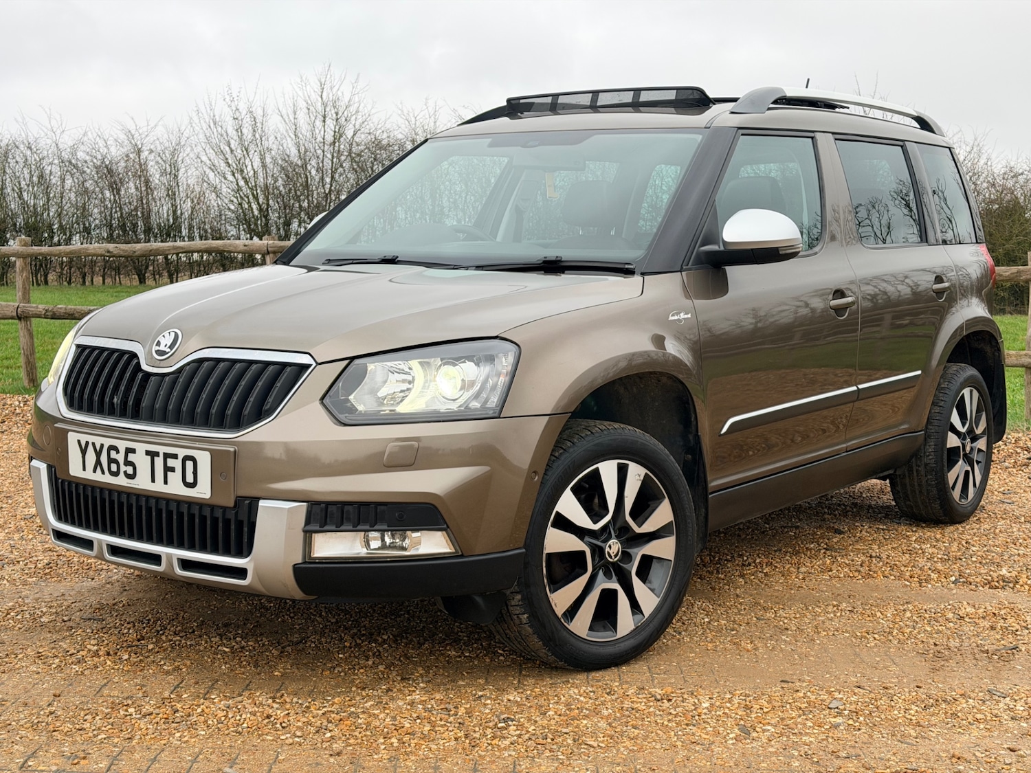 Used Skoda Yeti 2015 for sale - 76919901: Photo 2