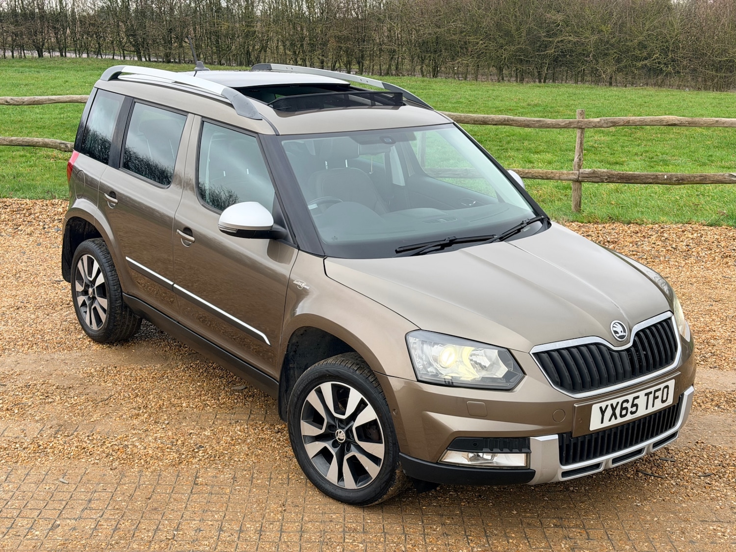 Used Skoda Yeti 2015 for sale - 76919901: Photo 3